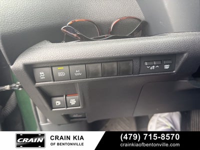 2025 Toyota Sienna Woodland Edition - AWD / DVD / SUNROOF
