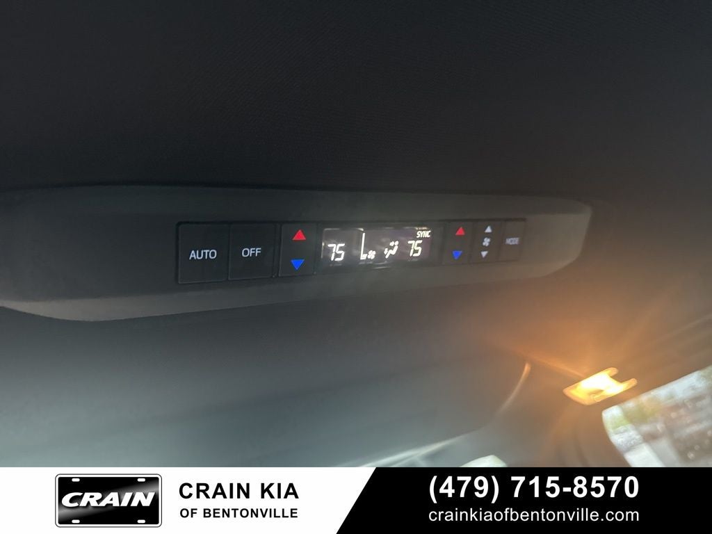 2025 Toyota Sienna Woodland Edition - AWD / DVD / SUNROOF