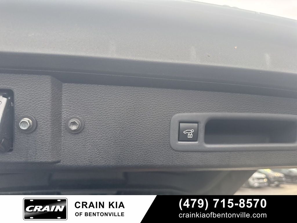 2025 Toyota Sienna Woodland Edition - AWD / DVD / SUNROOF