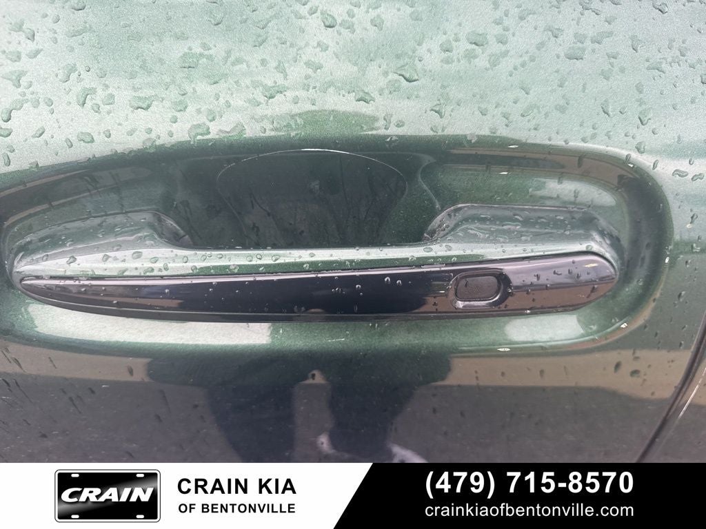 2025 Toyota Sienna Woodland Edition - AWD / DVD / SUNROOF