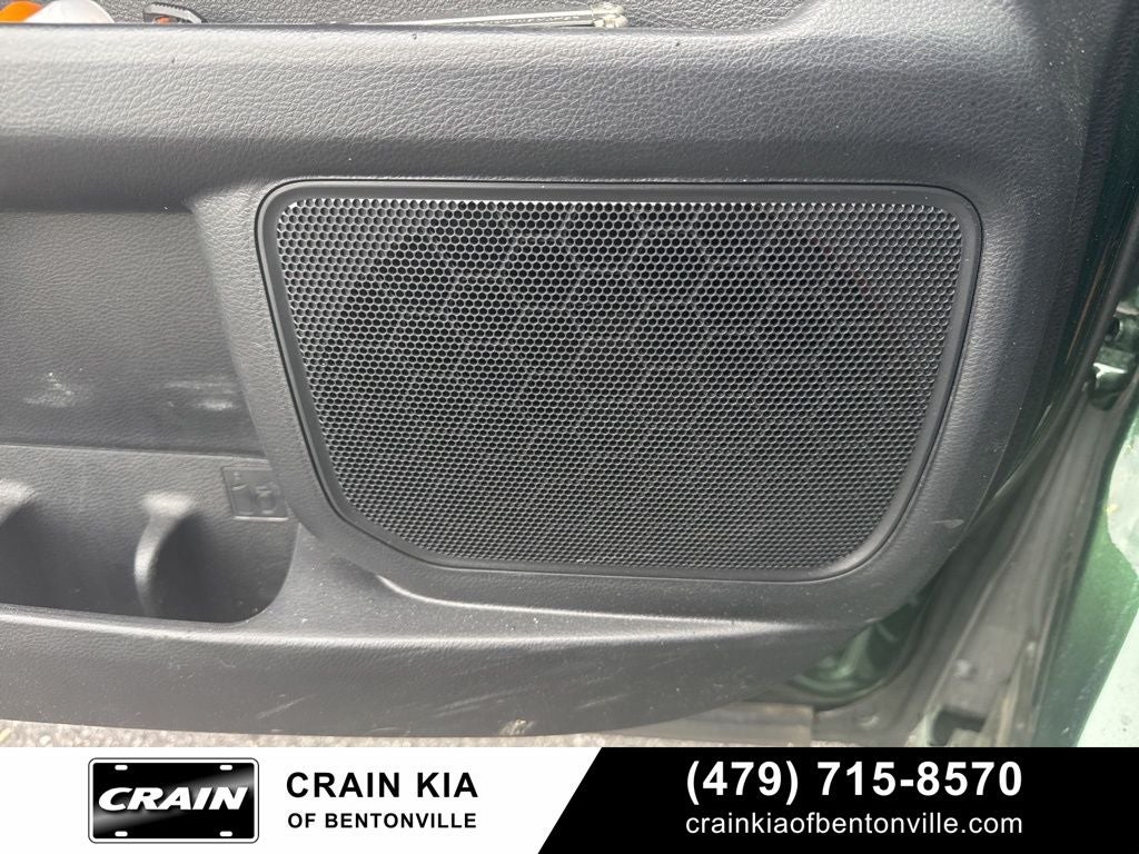 2025 Toyota Sienna Woodland Edition - AWD / DVD / SUNROOF