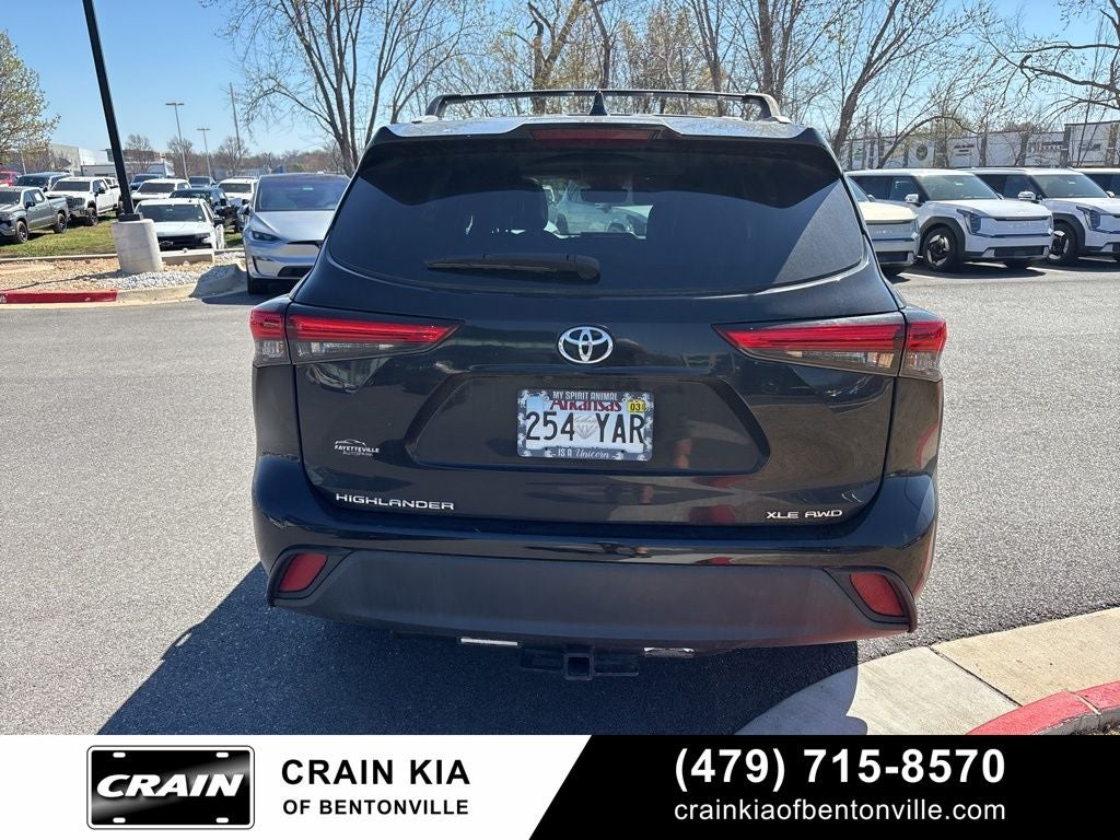 2022 Toyota Highlander XLE - AWD / SUNROOF / CLEAN CARFAX