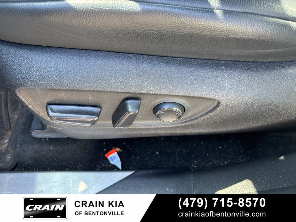 2022 Toyota Highlander XLE - AWD / SUNROOF / CLEAN CARFAX