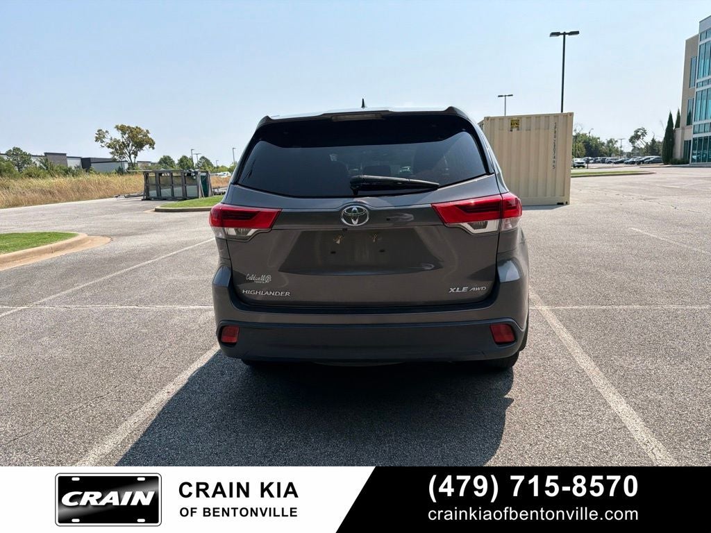2017 Toyota Highlander XLE - AWD / SUNROOF / CLEAN CARFAX / 1 OWNER