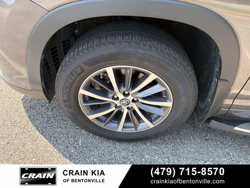 2017 Toyota Highlander XLE - AWD / SUNROOF / CLEAN CARFAX / 1 OWNER