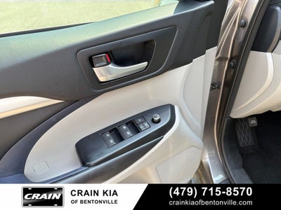 2017 Toyota Highlander XLE - AWD / SUNROOF / CLEAN CARFAX / 1 OWNER