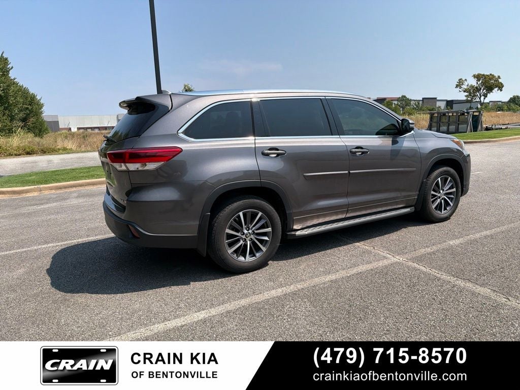 2017 Toyota Highlander XLE - AWD / SUNROOF / CLEAN CARFAX / 1 OWNER