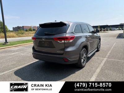 2017 Toyota Highlander XLE - AWD / SUNROOF / CLEAN CARFAX / 1 OWNER