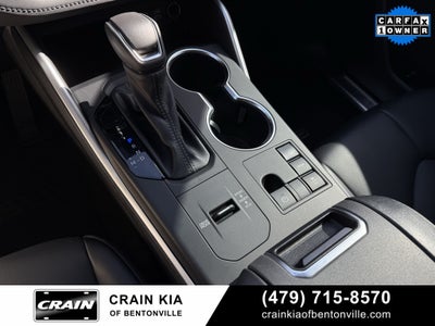 2023 Toyota Highlander XLE - SUNROOF / CARFAX ONE OWNER