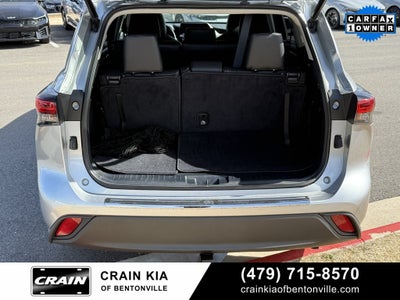 2023 Toyota Highlander XLE - SUNROOF / CARFAX ONE OWNER
