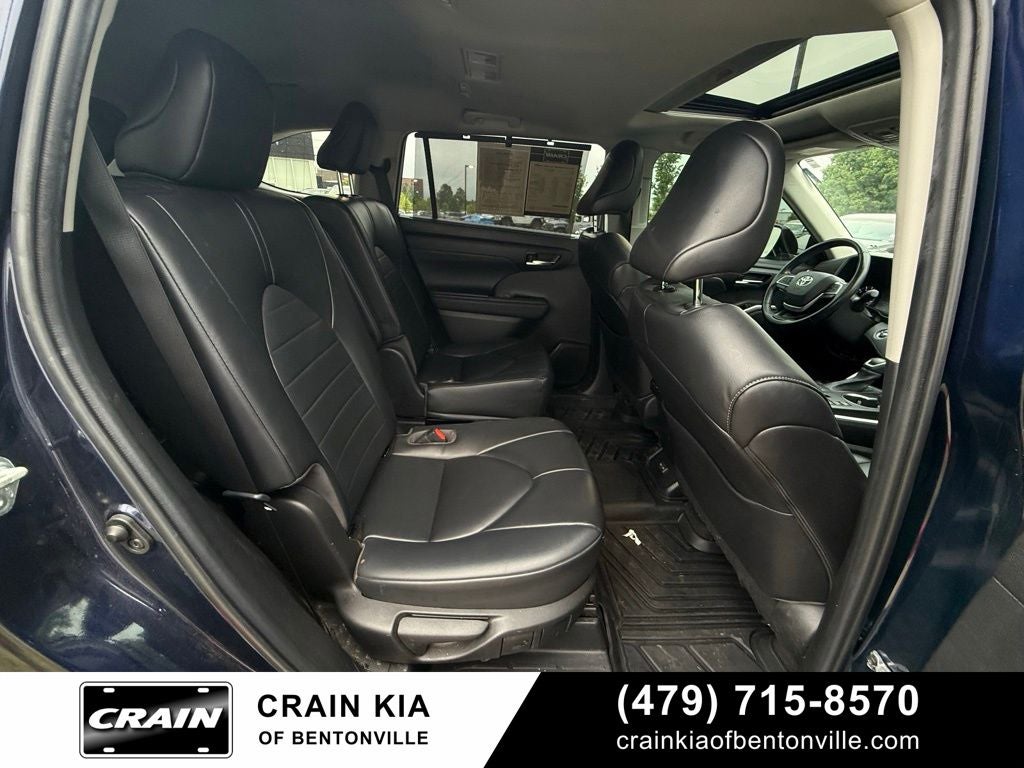 2023 Toyota Highlander XLE - AWD / SUNROOF