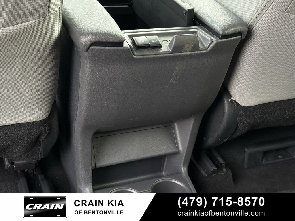 2022 Toyota Sienna LE 8 Passenger - CLEAN CARFAX