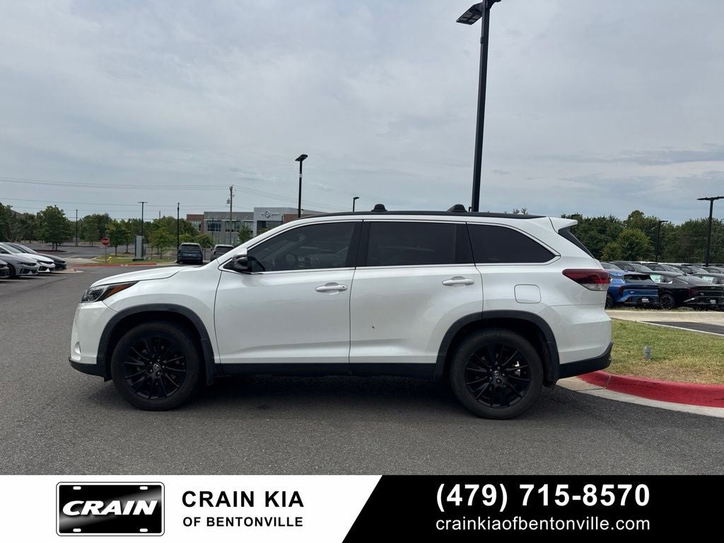 2019 Toyota Highlander SE - SUNROOF / CAPTAIN'S CHAIRS