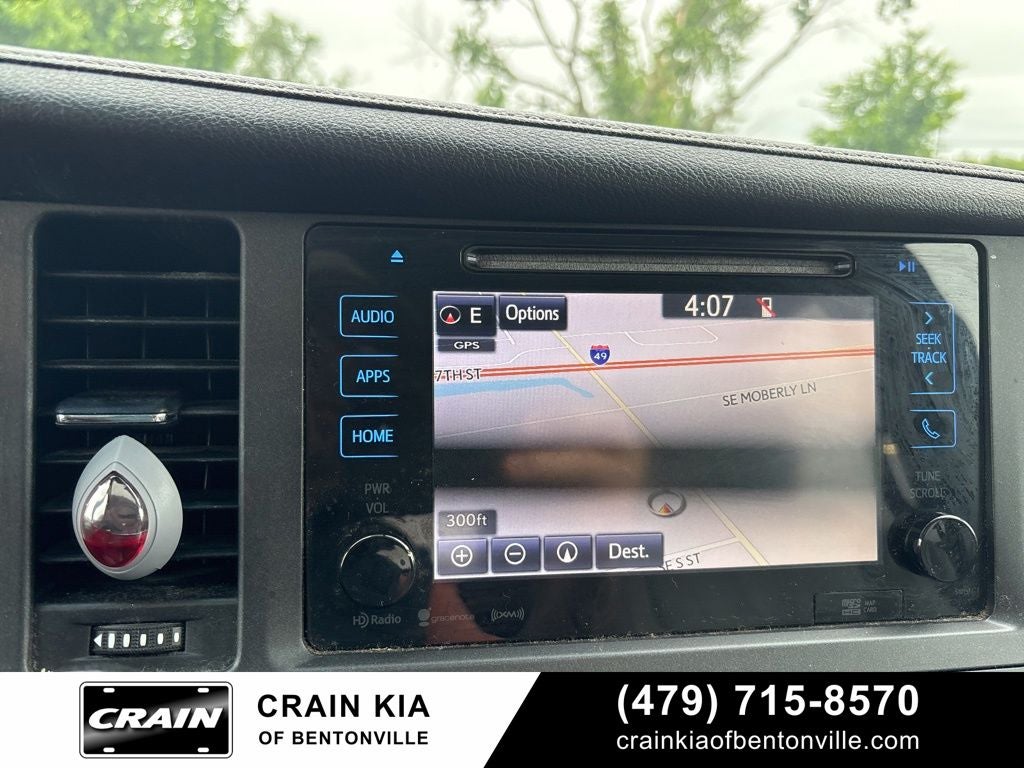 2017 Toyota Sienna XLE - SUNROOF / CLEAN CARFAX / LOW MILES!