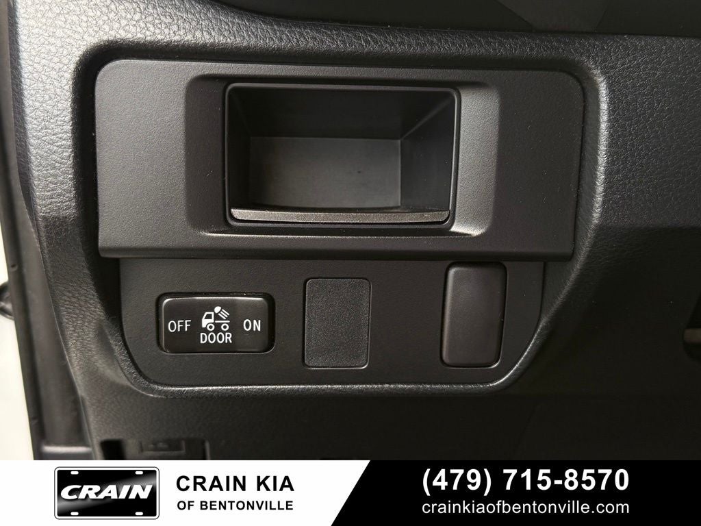2016 Toyota Tacoma SR5 V6 - CARFAX ONE OWNER