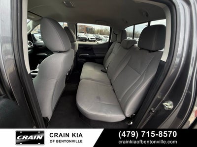 2017 Toyota Tacoma SR5 V6 - 4WD / CARFAX ONE OWNER