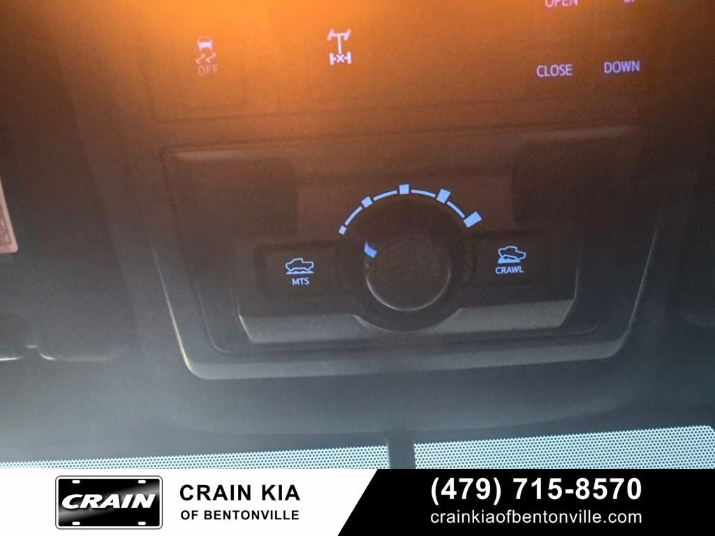2017 Toyota Tacoma TRD Off-Road Premium V6 - 4WD / SUNROOF / CLEAN CARFAX