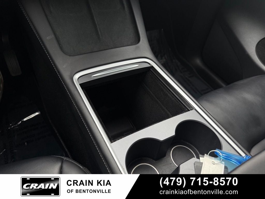 2024 Tesla Model Y Long Range - AWD / THIRD ROW! / CLEAN CARFAX