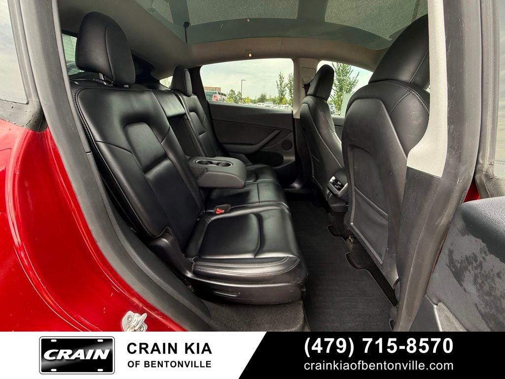 2024 Tesla Model Y Long Range - AWD / THIRD ROW! / CLEAN CARFAX