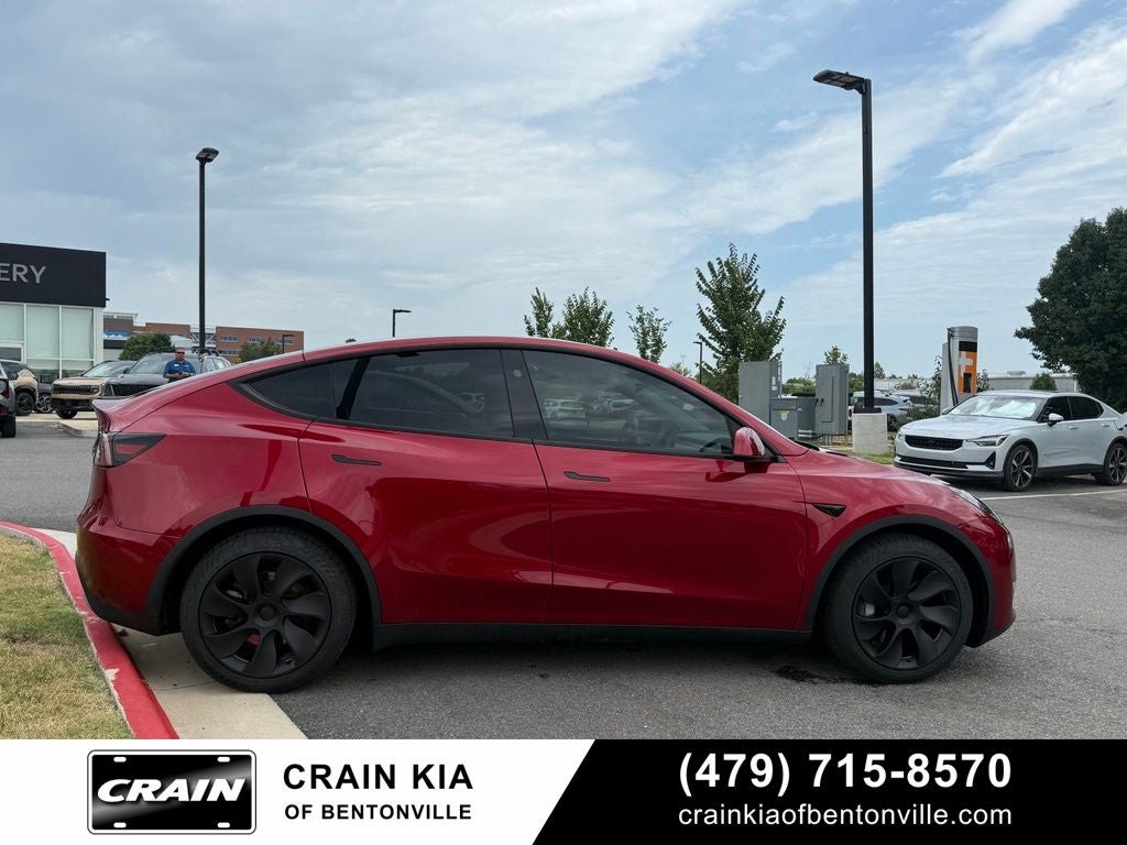 2024 Tesla Model Y Long Range - AWD / THIRD ROW! / CLEAN CARFAX