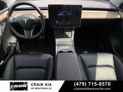 2022 Tesla Model Y Long Range - AWD / CLEAN CARFAX