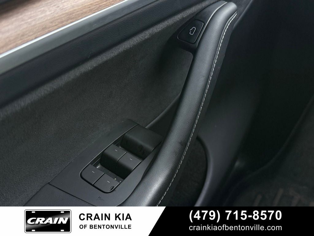 2023 Tesla Model Y Long Range - HW4 COMPUTER / AWD / CARFAX ONE OWNER