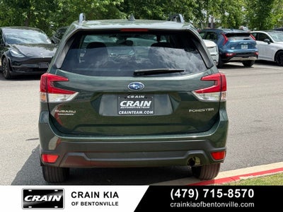 2023 Subaru Forester Premium - AWD / PANORAMIC SUNROOF / ONE OWNER