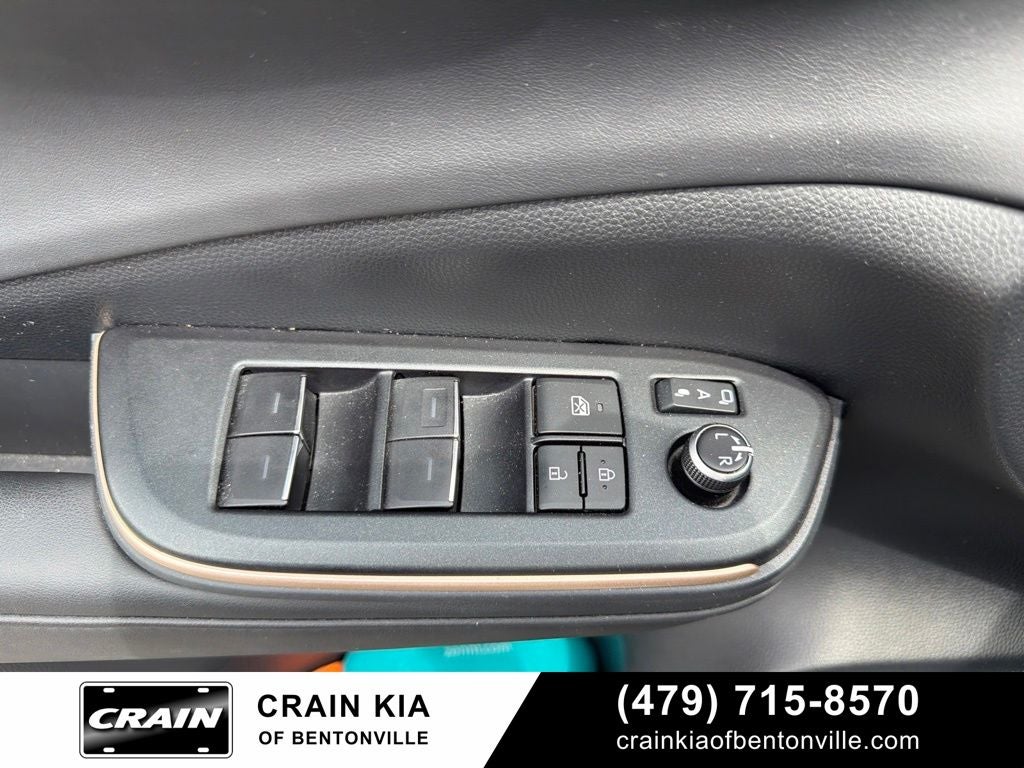 2023 Toyota Crown XLE - AWD / CLEAN CARFAX