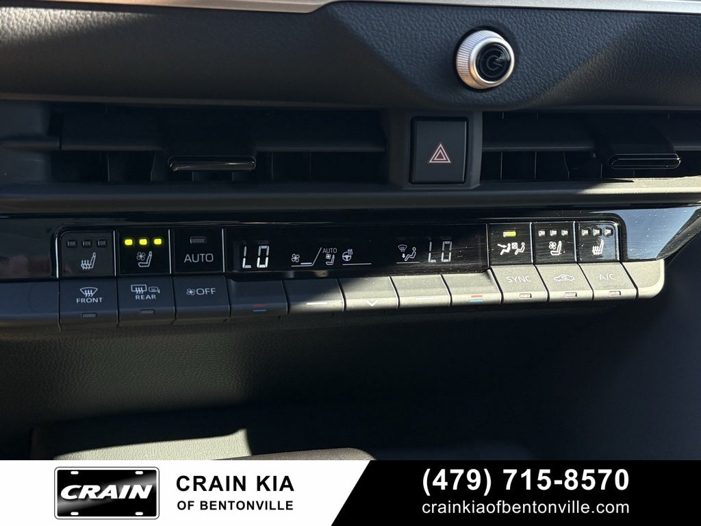 2023 Toyota Crown Limited - AWD / PANORAMIC SUNROOF