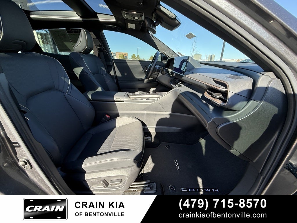 2023 Toyota Crown Limited - AWD / PANORAMIC SUNROOF