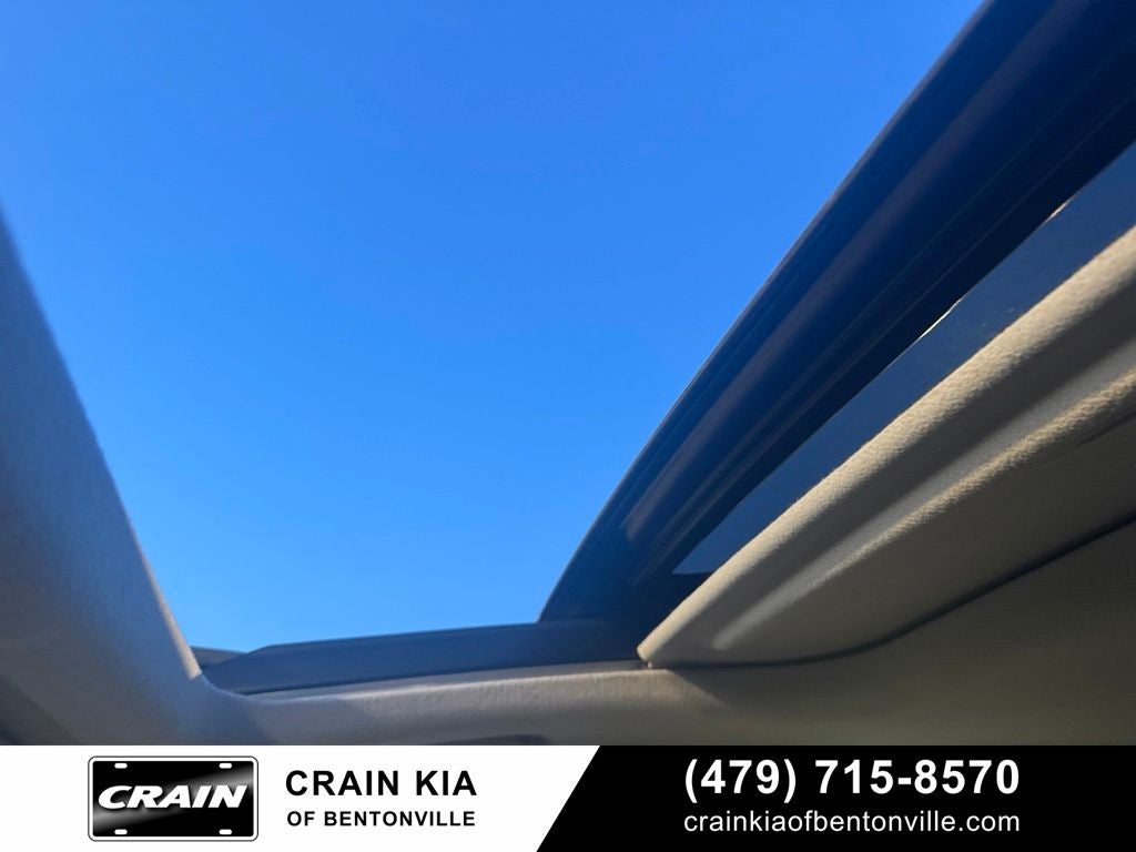 2011 Toyota Prius Four - SUNROOF / SOLAR PANEL ROOF