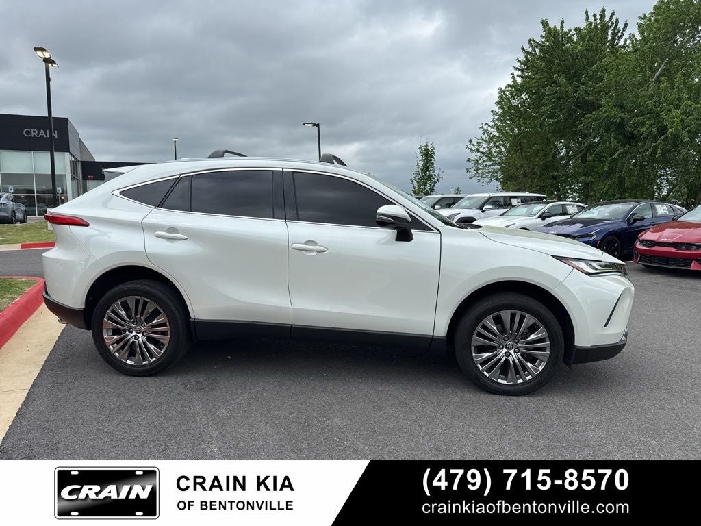 2022 Toyota Venza XLE - AWD