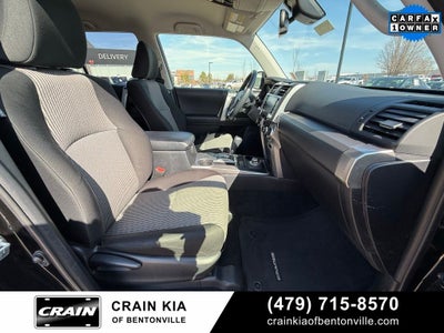 2024 Toyota 4Runner SR5 - 4WD / CLEAN CARFAX / ONE OWNER