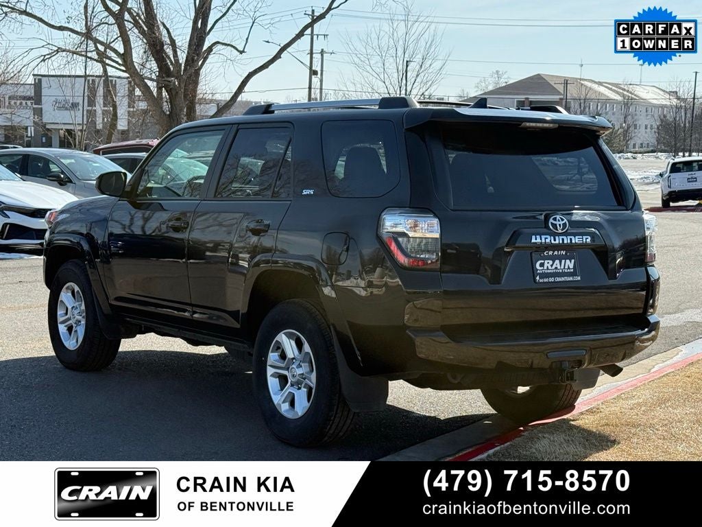 2024 Toyota 4Runner SR5 - 4WD / CLEAN CARFAX / ONE OWNER