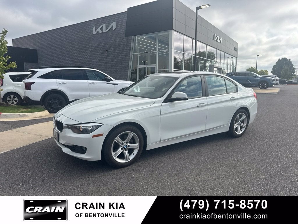2015 BMW 3 Series 328i xDrive - AWD / SUNROOF