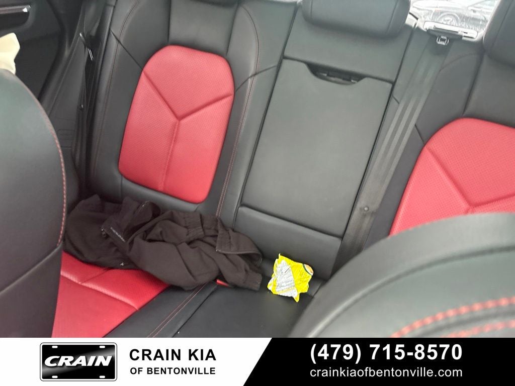 2021 Porsche Macan Base - AWD / PANORAMIC SUNROOF / CLEAN CARFAX