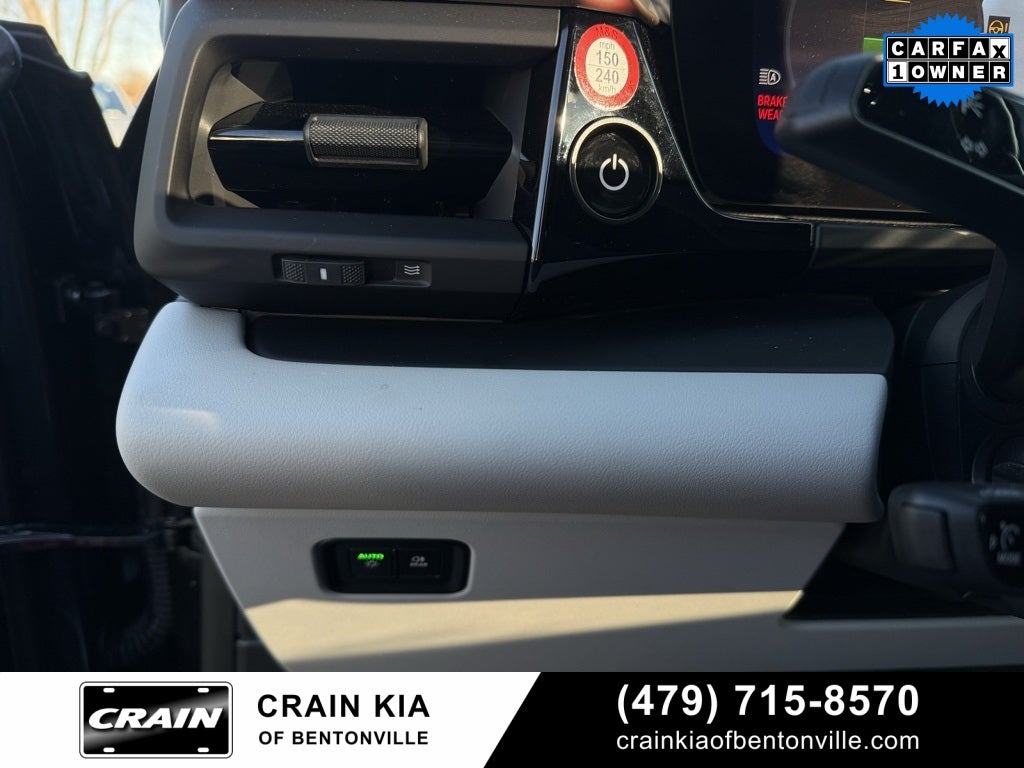 2024 Porsche Macan Electric 4 - AWD / PANORAMIC SUNROOF / ONE OWNER