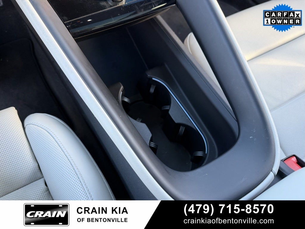 2024 Porsche Macan Electric 4 - AWD / PANORAMIC SUNROOF / ONE OWNER