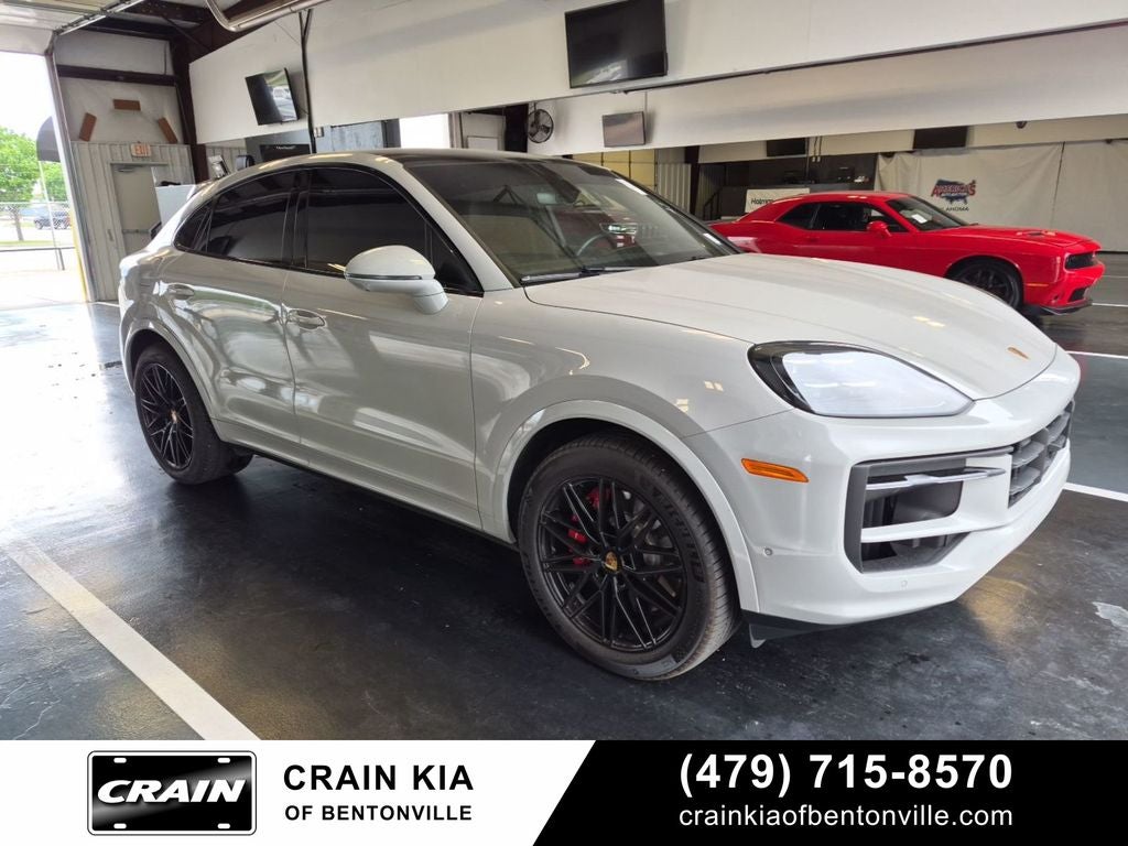 2024 Porsche Cayenne Coupe S - AWD / PANORAMIC SUNROOF / ONE OWNER