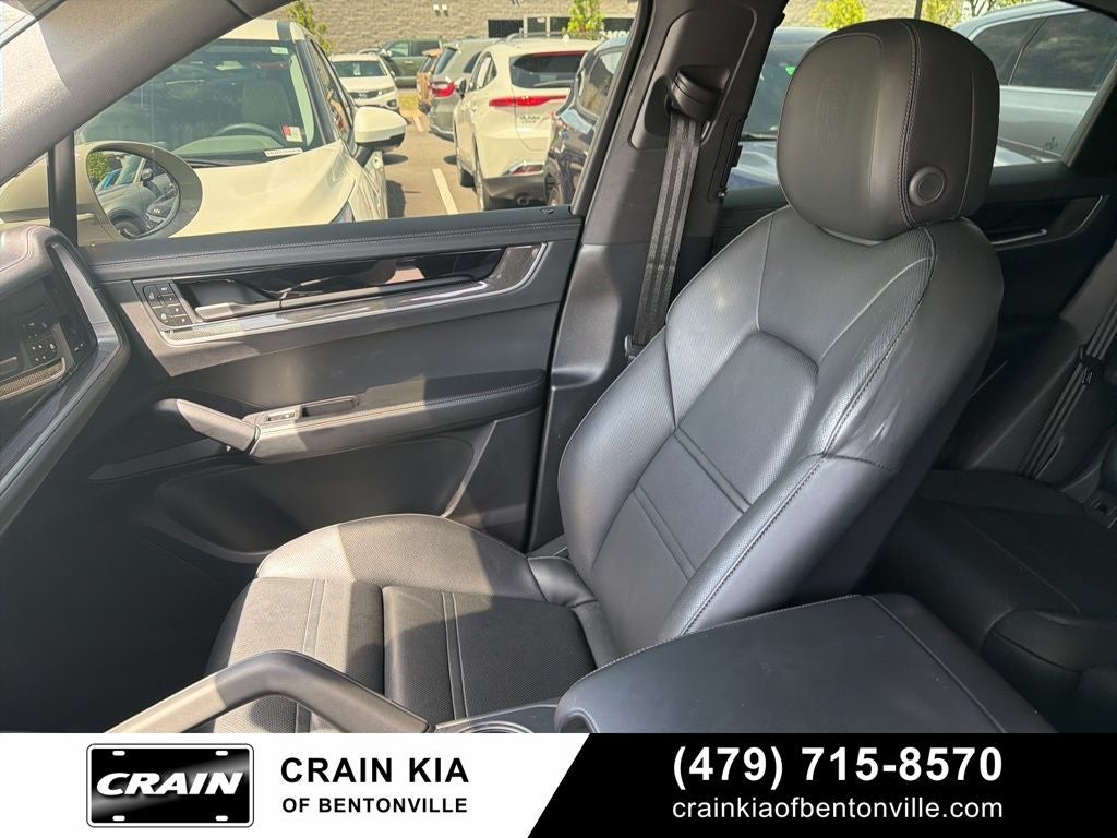 2024 Porsche Cayenne Coupe S - AWD / PANORAMIC SUNROOF / ONE OWNER