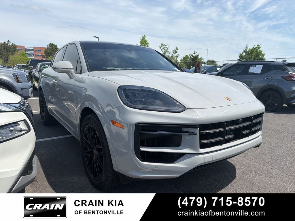 2024 Porsche Cayenne Coupe S - AWD / PANORAMIC SUNROOF / ONE OWNER