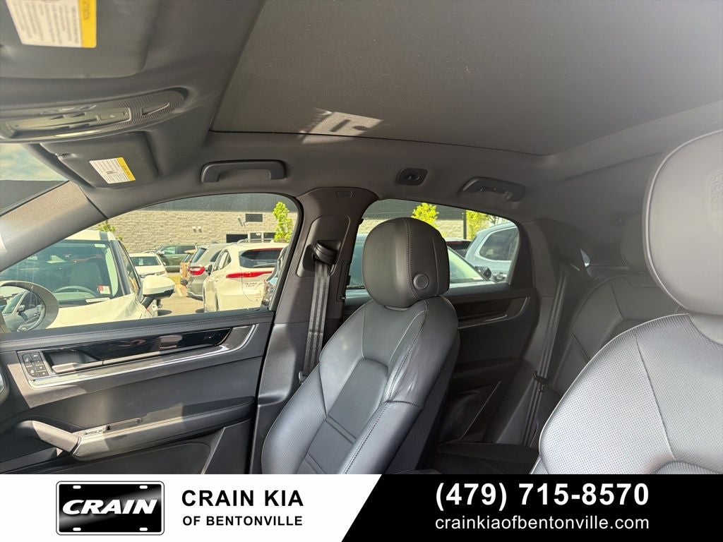 2024 Porsche Cayenne Coupe S - AWD / PANORAMIC SUNROOF / ONE OWNER