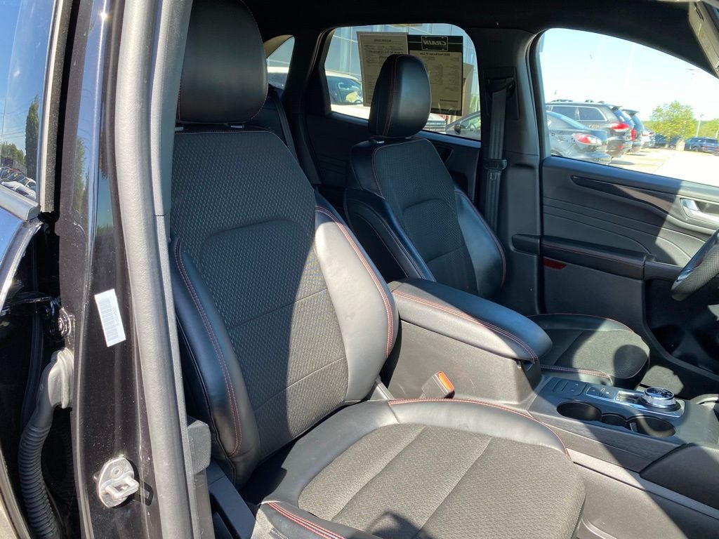 2025 Ford Escape ST-Line ONE OWNER / CLEAN CARFAX