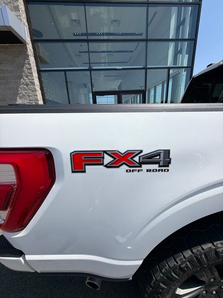 2023 Ford F-150 Lariat HEATED SEATS / 4X4