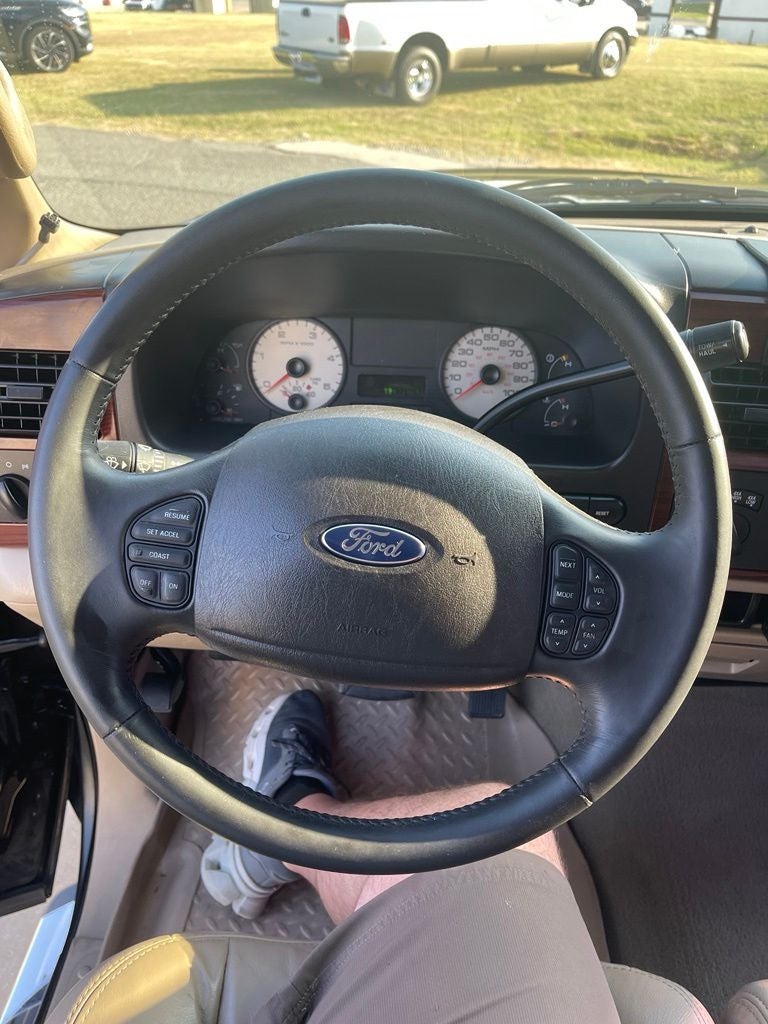 2005 Ford F-350SD Base