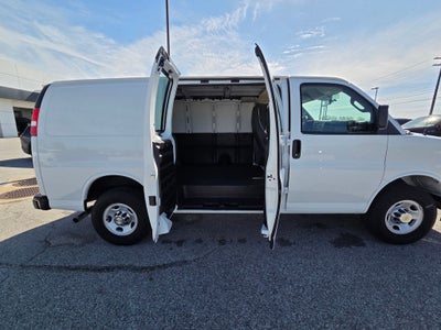 2024 Chevrolet Express 3500 Work Van CARGO / ONE OWNER / CLEAN CARFAX
