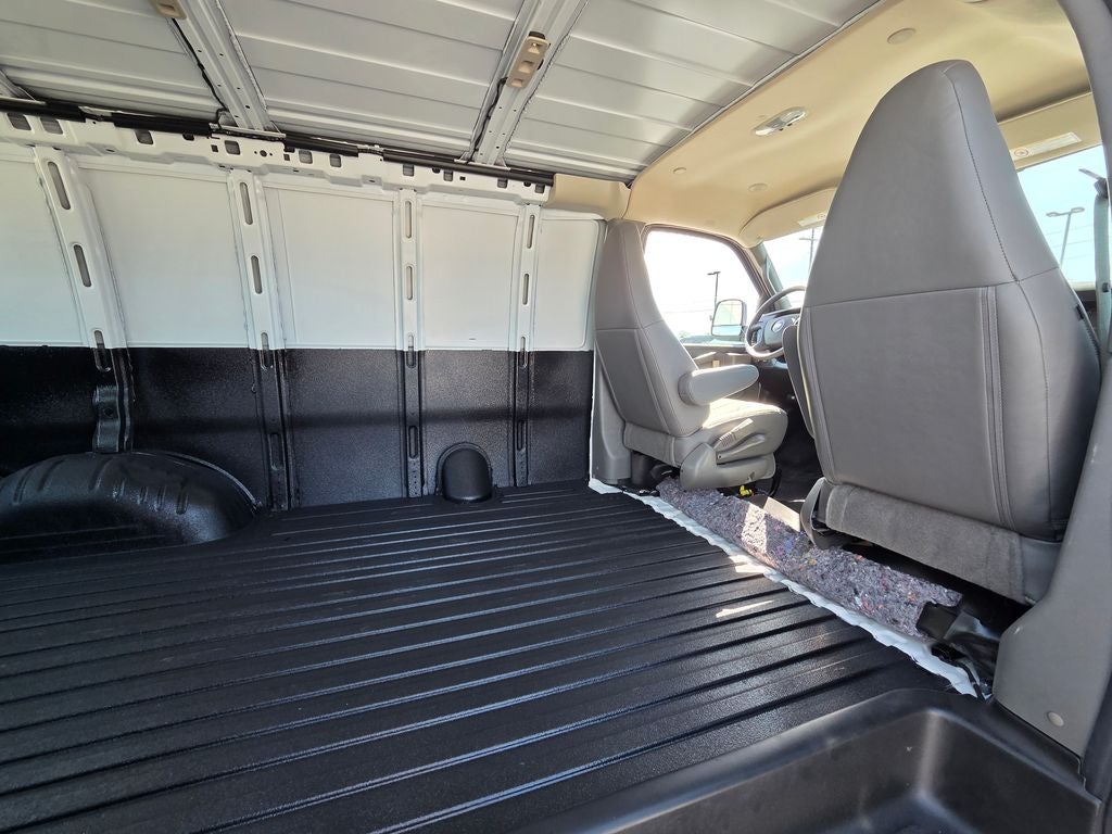 2024 Chevrolet Express 3500 Work Van CARGO / ONE OWNER / CLEAN CARFAX