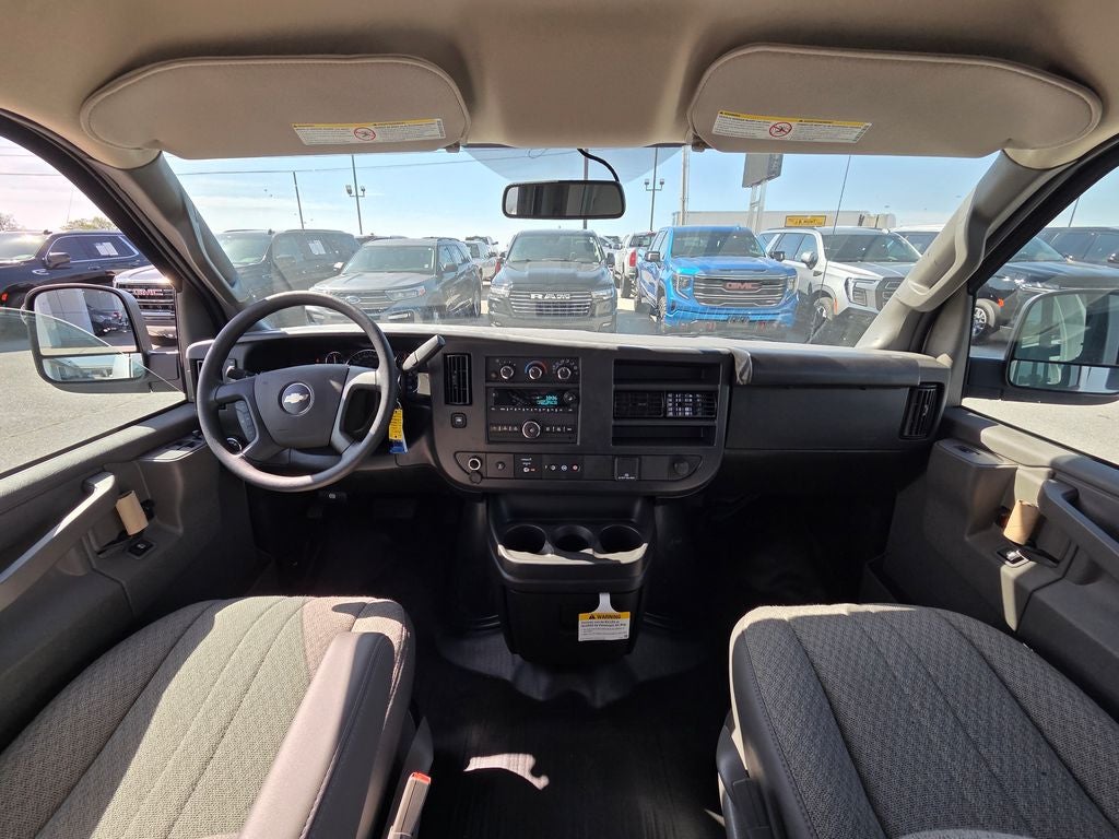 2024 Chevrolet Express 3500 Work Van CARGO / ONE OWNER / CLEAN CARFAX