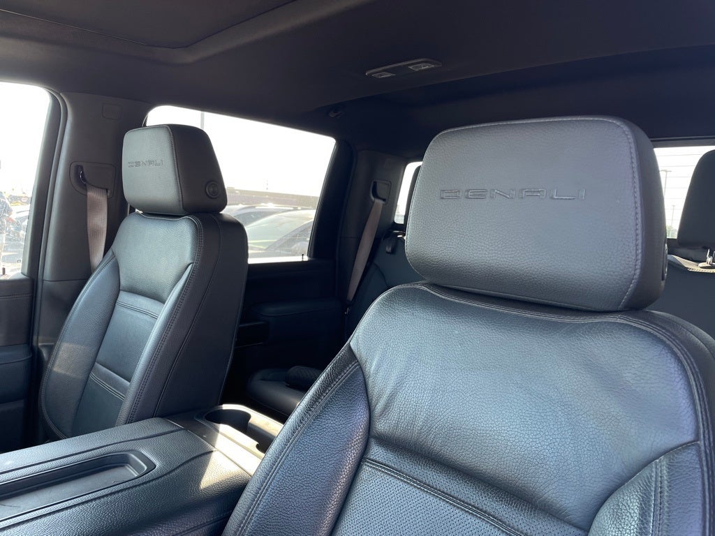 2021 GMC Sierra 3500HD Denali 4X4 / MOONROOF / ONE OWNER