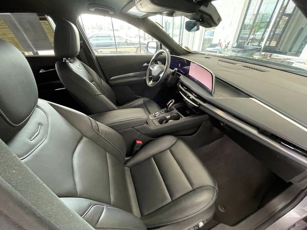 2024 Cadillac XT4 Premium Luxury NAV / LEATHER / REMOTE START